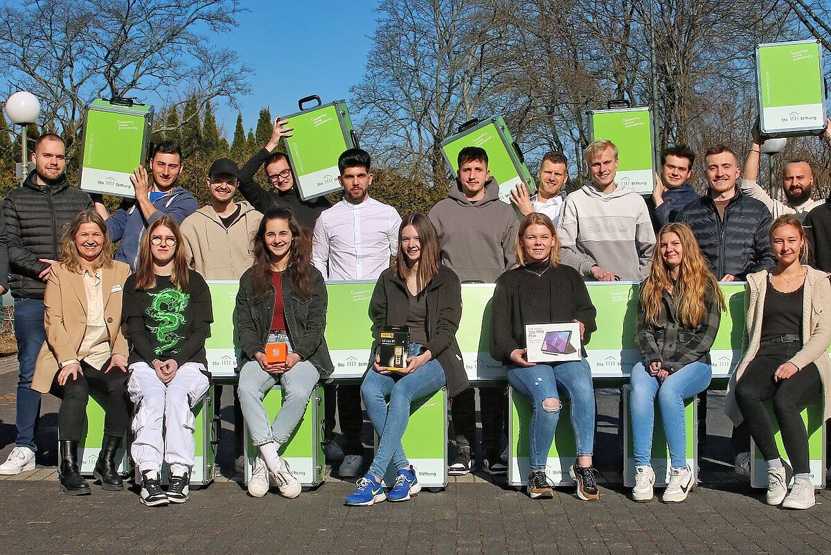 Bestenwettbewerb 2023 | Grüne Koffer für die Besten aus Fulda - Sto ...