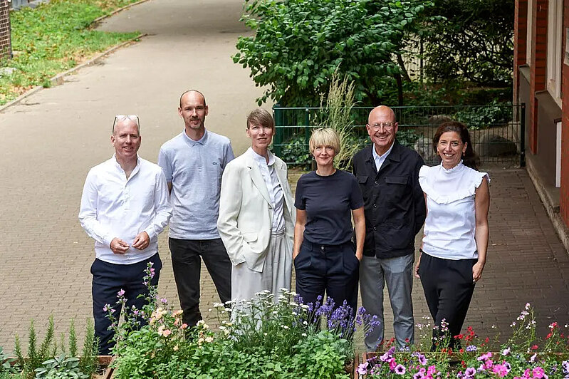 Die Jury des diesjährigen Interior Scholarship (v.l.): Ralf Pasel, Thomas Huth, Sabine Keggenhoff, Eva Marguerre, Hartmut Raiser, Kristina Bacht.